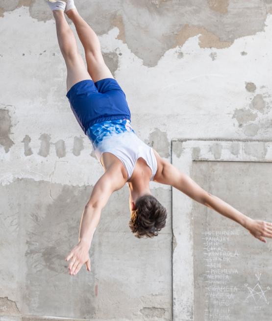 Testimonial Parallax